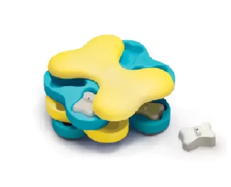 Outward Hound (Nina Ottosson) Dog Tornado Interactive Treat Puzzle Dog Toy, Blue at ithinkpets.com (1)