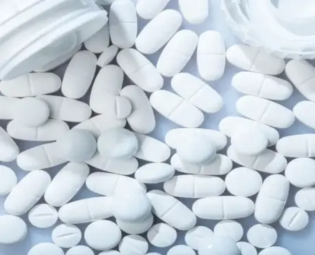 Apoquel for Dogs Complete Allergy Relief Guide (Uses, Dosage, Side Effects & Buying Tips) (1)